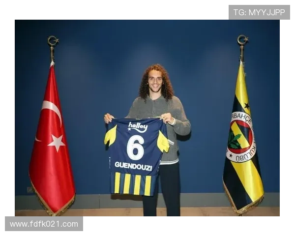 拉齐奥官宣签下19岁波兰中场