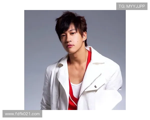 何润东首次现场看球 弥补项王故里遗憾